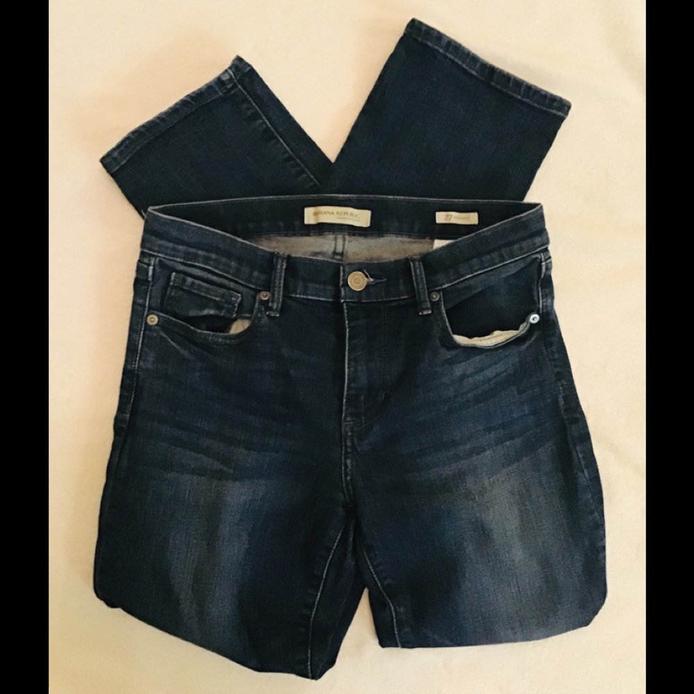 BANANA REPUBLIC women’s classic jeans.